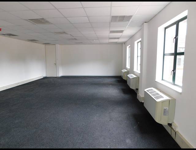 446M² OFFICE TO LET IN HYDE PARK